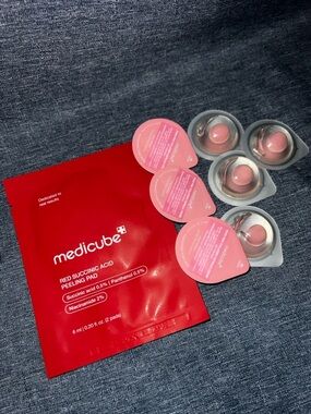 7 Medicube Collagen PDRN Capsules Travel Samples and 1 Peeling Pad